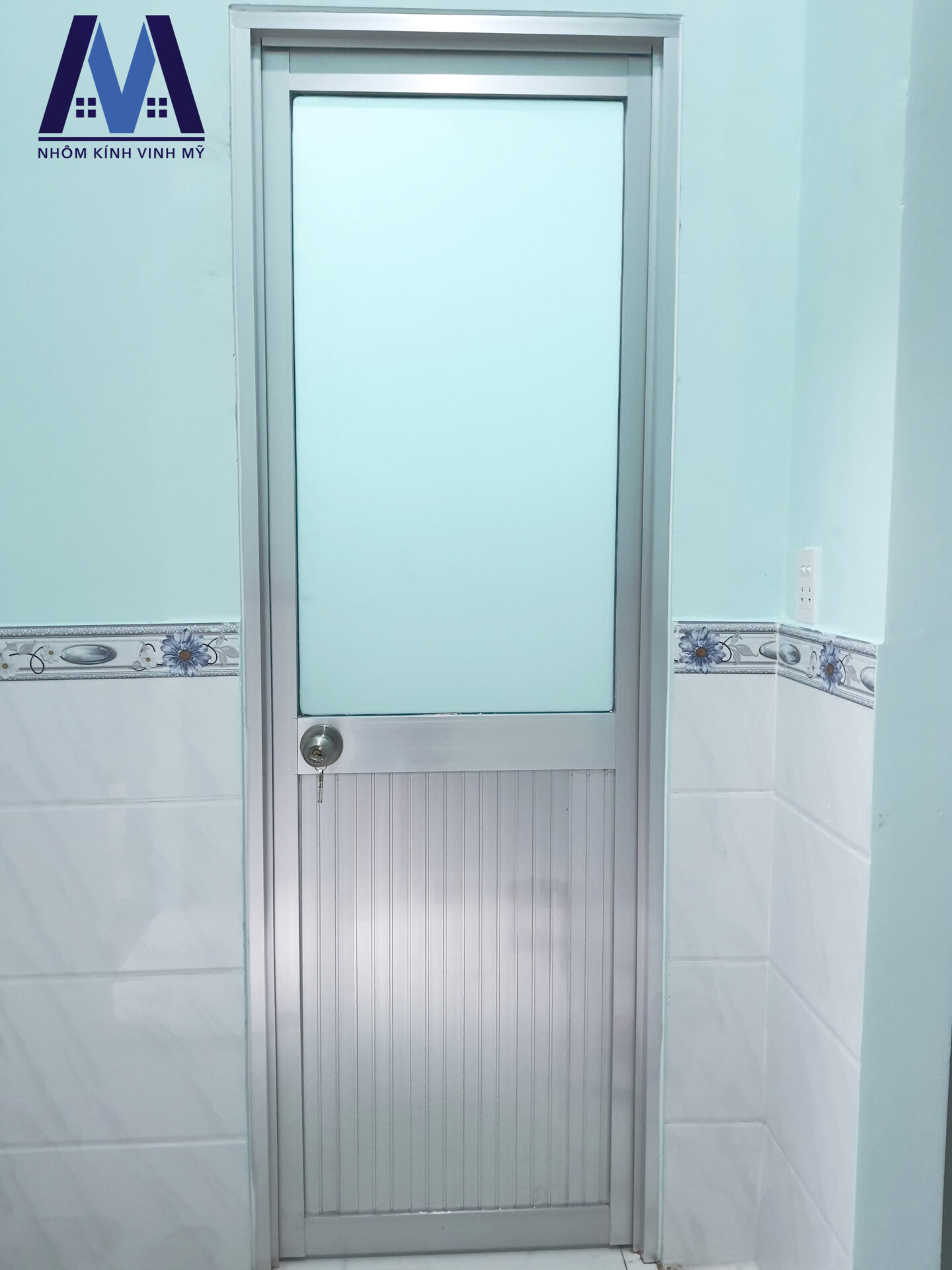 Bật mí địa chỉ làm cửa nhôm kính nhà vệ sinh giá rẻ ở Đồng Nai | z2430509783832 eb7caa81d6b93cb977079ca5b681f3df