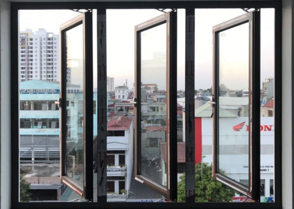 Tổng hợp các mẫu cửa sổ nhôm kính 3 cánh đẹp, được yêu thích nhất | cua mo quay 3 canh