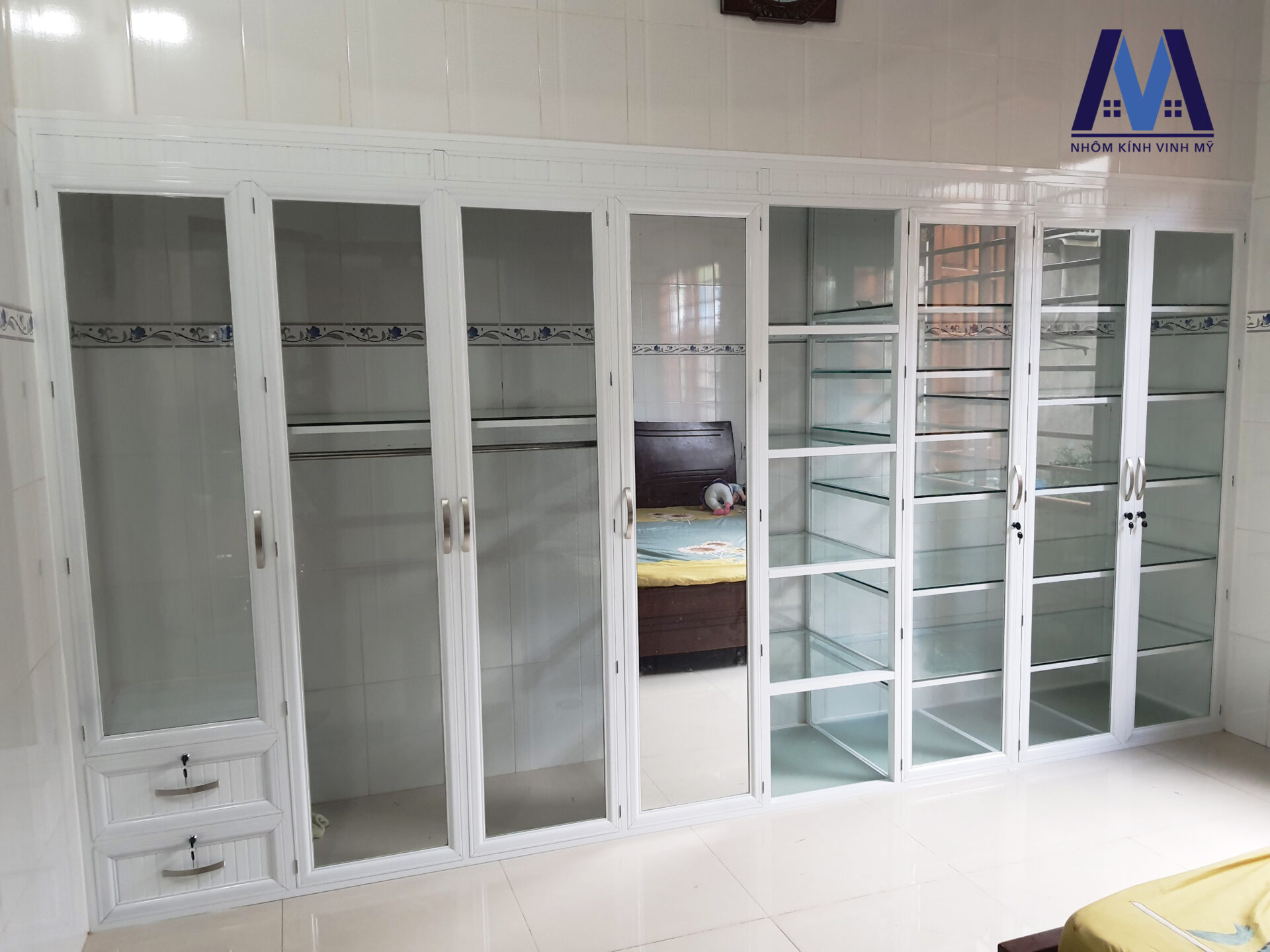 Các mẫu tủ quần áo nhôm kính siêu đẹp và thi công giá rẻ | z2554164738879 32c54b12663fa11edd1e16e78cd07eb7