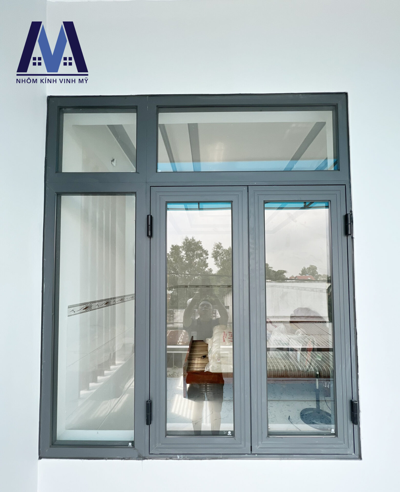 Tổng hợp các mẫu cửa sổ nhôm kính 3 cánh đẹp, được yêu thích nhất | z3675140036982 246c8d37c454ce33dcbf4ff692256e01 1