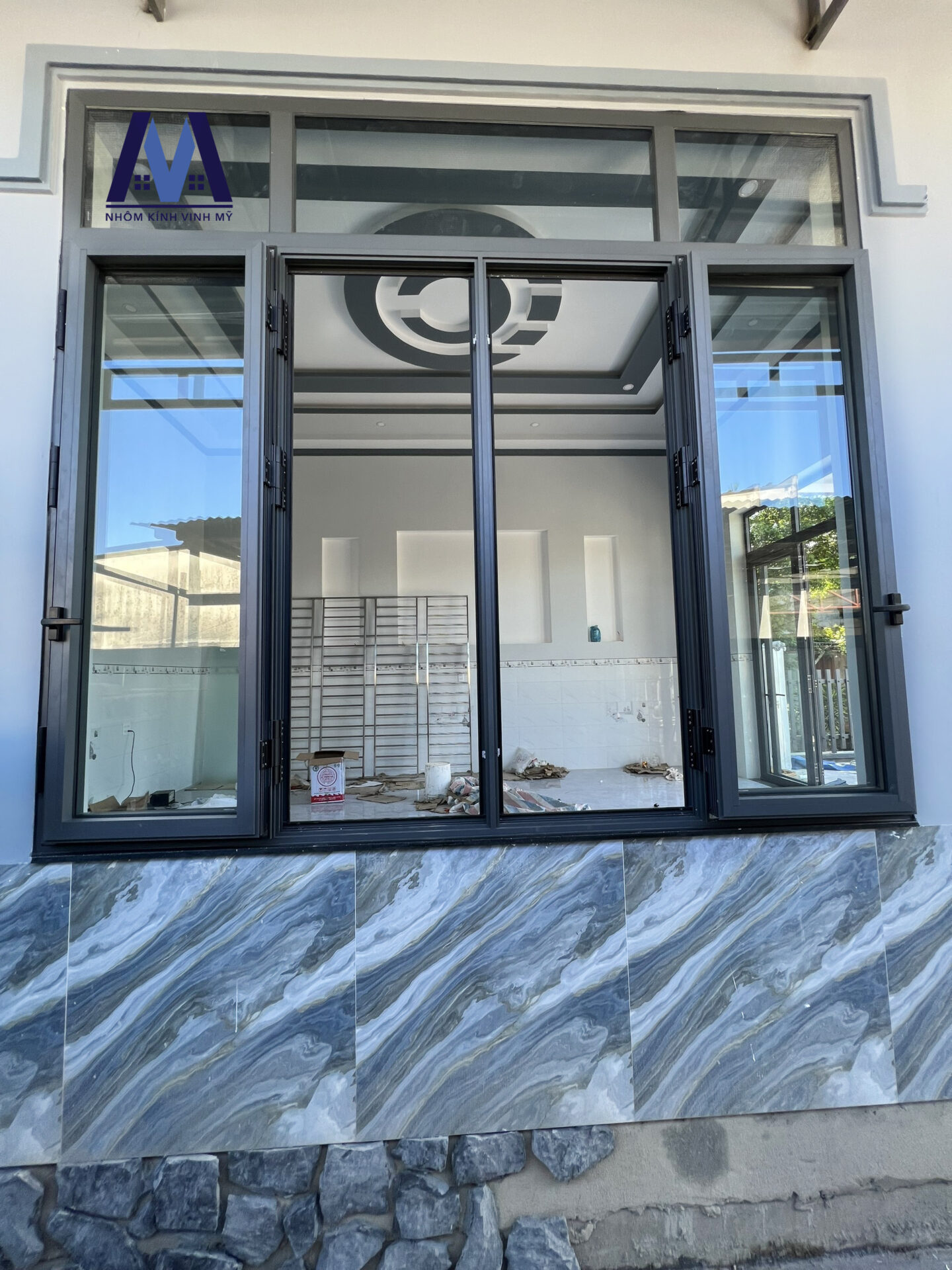 Khám phá 5 mẫu cửa sổ nhôm kính đẹp nhất hiện nay | z3956388113160 2a9f69a7c4ae4fa317a462c7fcbf2dda